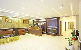 Hotel Decent Suites - Delhi Airport